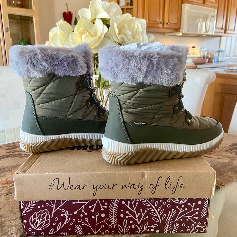 MUK LUKS Winnie Waverly Lined Faux Fur Quilted All Weather Boots, Size: 8 - Picture 2 of 9